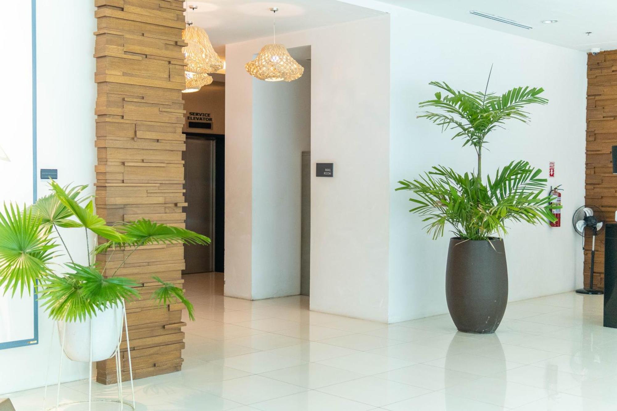 Abreeza 2321 - Pool, Wifi, View, Washer, Ac, Netflix, Mall