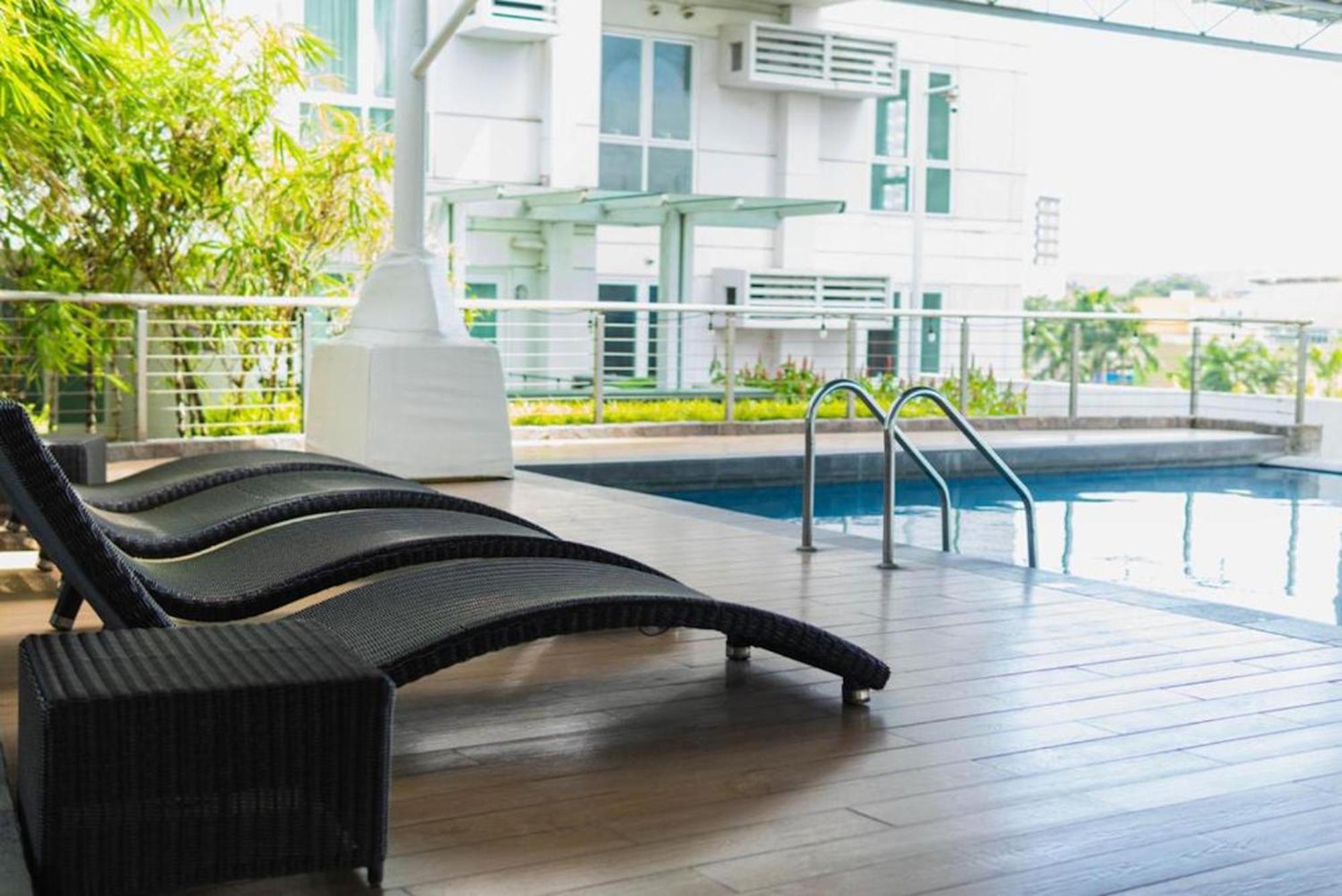 Abreeza 2321 - Pool, Wifi, View, Washer, Ac, Netflix, Mall Apartment Davao